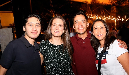  Emiliano López, Edith, Miguel e Ingrid Delgado.