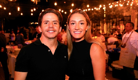  Pato Rueda y Alondra Orantes.