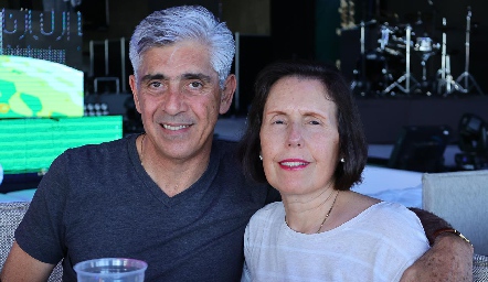  Héctor Cansino y Esther Fernández.