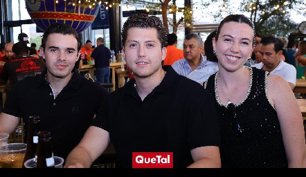  Rodrigo Ortiz, Alejandro y Paulina Cueto.