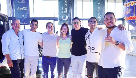  Jorge Pérez, Axel Tello, Andrés Chávez, Fernanda Cardone, Alex Chávez, Azarel y Andrés Rodríguez.