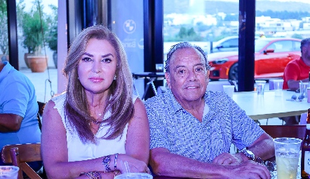  Cristina Mexicano y Chelin Ramírez.