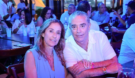  Mónica Gaviño y Gerardo Serrano.