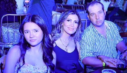  Karen, Verónica de Zamanillo y Ramón Zamanillo.