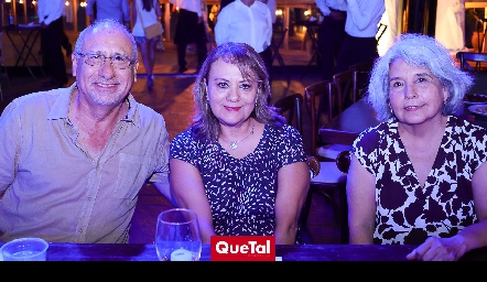  Humberto Castillo, Tere Dimas y Mirna Maldonado.