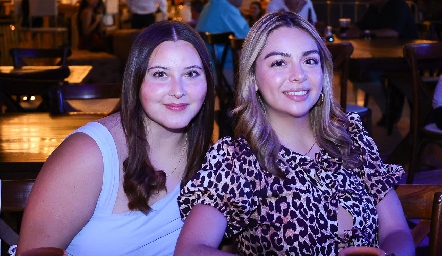  Aislin Sánchez y Ada Salinas.