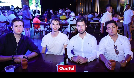  Luis Carlos Sánchez, Alejandro Celis, Alfonso Herrera y Luca.