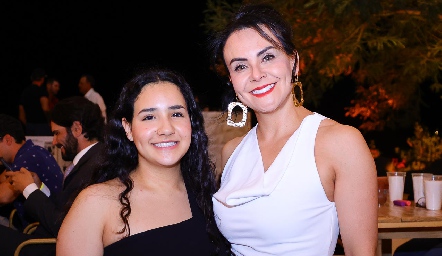  Regina Buendía y Mónica Vela.
