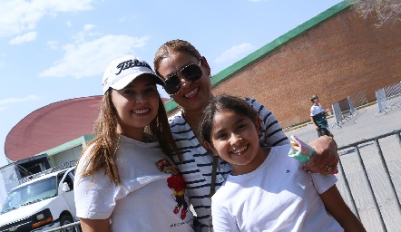 Estefi Silva, Guadalupe Silva y Regina.