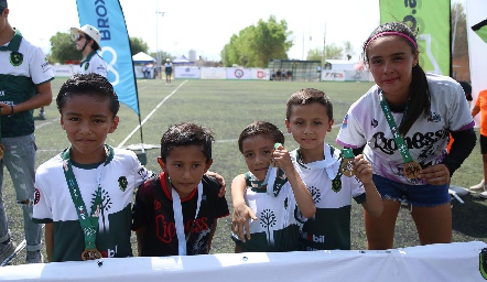  Daniel, Arturo, Francisco, Dilan y Guadalupe.
