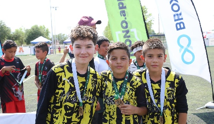  Camilo, Brandon y Mateo.