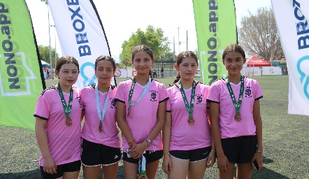  Ana Sofi Marcos, Bárbara, Constanza Heinze, Emma Cárdenas y Tamara Dávila.