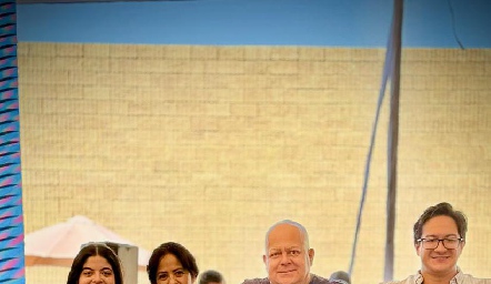 Los Aguilar Álvarez, Pili, Pili, Jorge y Jorge.