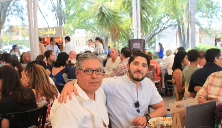  Armando y José Armando Martínez.