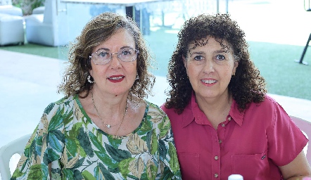  Eloísa de los Santos y Cecilia Espinoza.