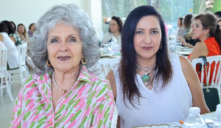  Mercedes García y Mónica González.
