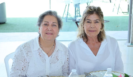  Lupita Gonzalez y Liz Vivanco.