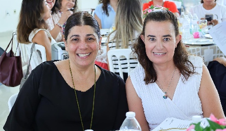  Dalel Kasis y Leticia Pérez.