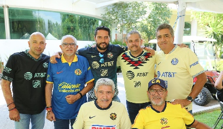  Festejando el Bicampeonato de las Águilas del América.