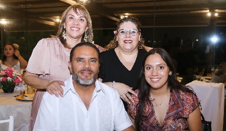  Patricia Larrañaga, Ingrid Ramírez, Horacio Sánchez y Ana Sofía.