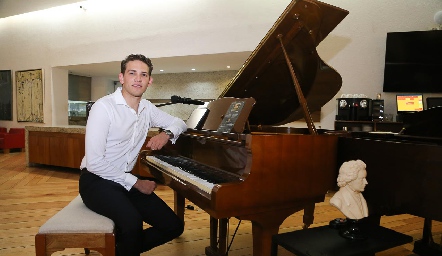  Mario González.