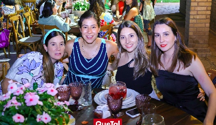  María Domínguez, Ale González, María Fernanda Ramírez y Marcela Santisteban.