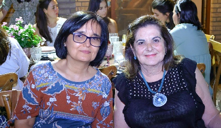  María Elena Espinoza y Olga Robles.