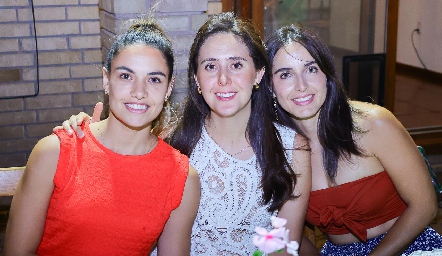  Marcela Díaz Infante, Valeria Villarreal y Daniela Ornelas.