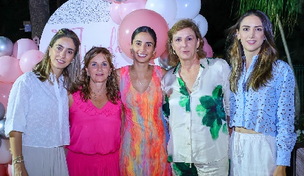  Lorena Andrés, Lorena Robles, Melissa Andrés, Catherine Barrett y Catalina Abud.