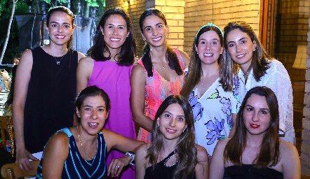  Cristina, Daniela Cruz, Melissa Andrés, María Domínguez, Lorena Andrés, Ale González, María Fernanda Ramírez y Marcela Santisteban.