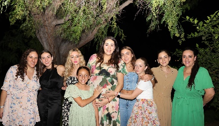  Alexandra Garelli, Andrea Villasana, Valeria Guerrero, Regina Veytia, Scarlett Garelli, Emelin Feres, Julieta Veytia, Bárbara Mahbub y Julieta Garelli.