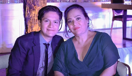  Enrique Emiliano Álvarez y Verónica Soto.