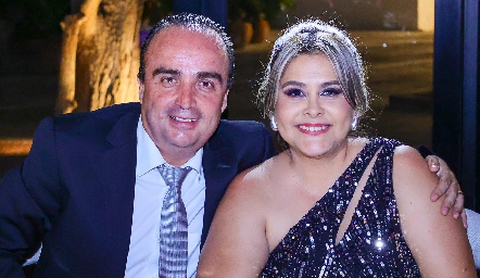  Tony y Sugey.
