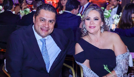  Leo Martell y Leticia Regalado.
