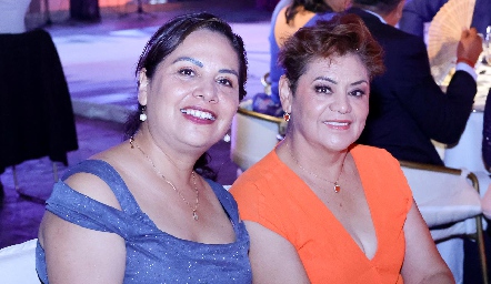  Marisol Reyes y Olivia Salazar.