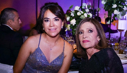  Elisa Mendoza y Lucero Lara.
