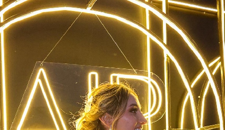  Alondra Orantes.
