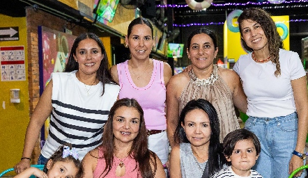  Ana Cecilia, Ale, Ade, Rosi, Lilia y Lili.