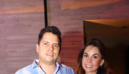  Enrique Garza y Montse Gallegos.