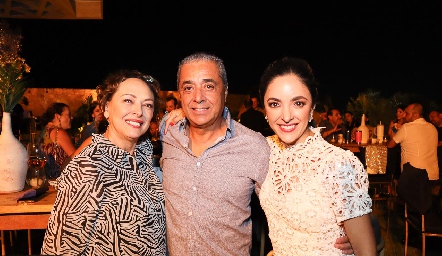  Ligia, Bernardo y Ligia Arriaga.