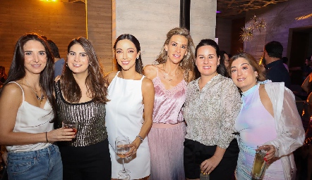 Marina Jourdain, Lu Castelo, Fer Arriafa, Benilde Hernández, Isa López y Silvana Zendejas.