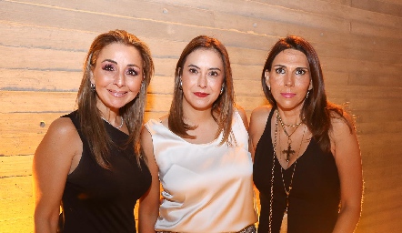  Vero Antunes, Ale Rodríguez y Clau Tovar.