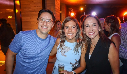  Félix Córdova, María José Barragán y Lety Aguilar.