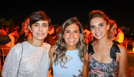  Alejandra, María José Barragán y Adelina Zendejas.