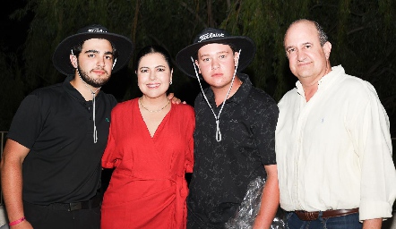  Alejandro Cambeses, Christiann Esper, Andrés Cambeses y Alejandro Cambeses.