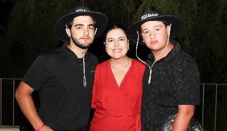  Alejandro Cambeses, Christiann Esper y Andes Cambeses.