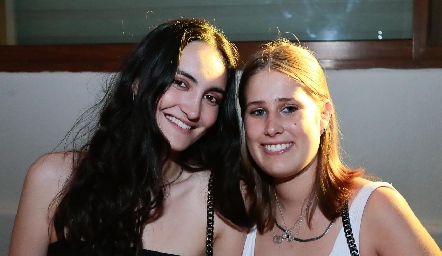  Lorenza Garate e Isa Galván.