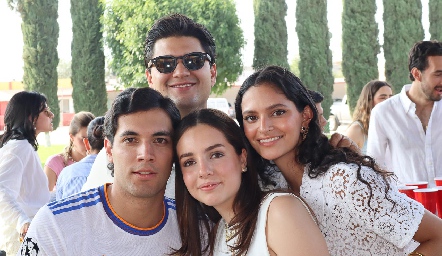  Andrés, Andrea, Valeria y José Pablo.