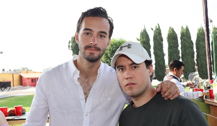  Mario Siller y Daniel Estrada 