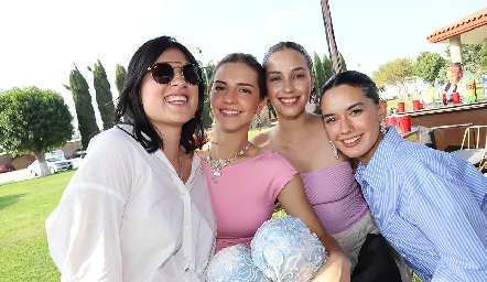  Jimena Valseca, Francesca Hinojosa, Natalia Hampshire y Valeria Navarro.